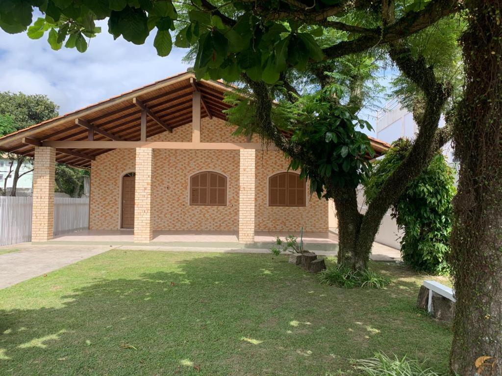 Praia A 200M Casa Centrinho Dos Ingleses Флорианополис Экстерьер фото